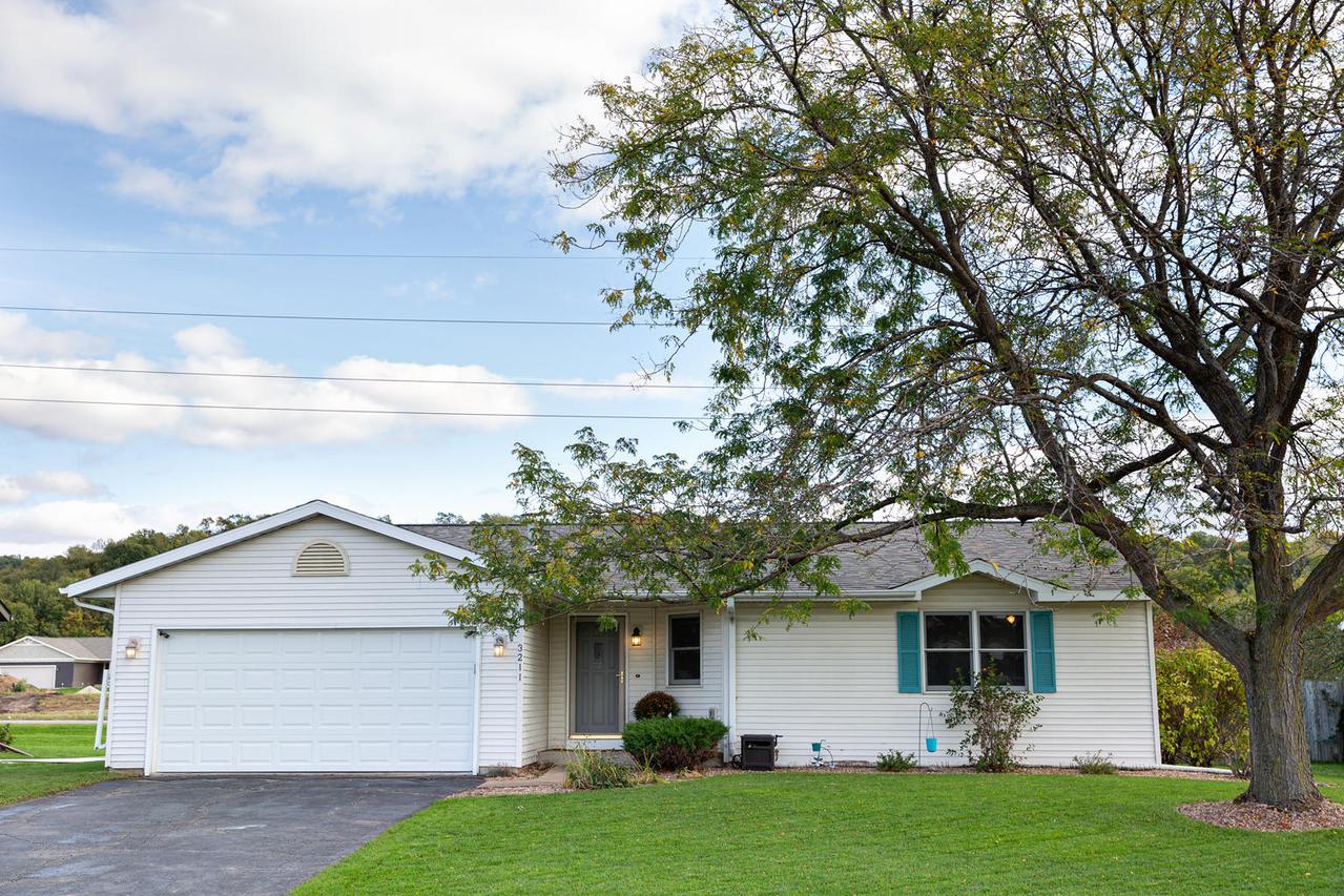 3211 S Pleasant Dr, Holmen, WI 54636