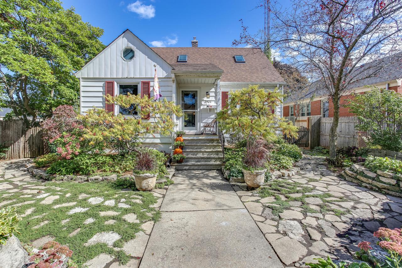 2921 Charles St, Racine, WI 53402