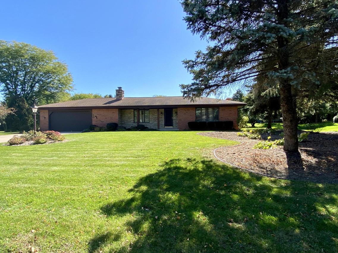 2470 Scheibe Dr., Brookfield, WI 53005