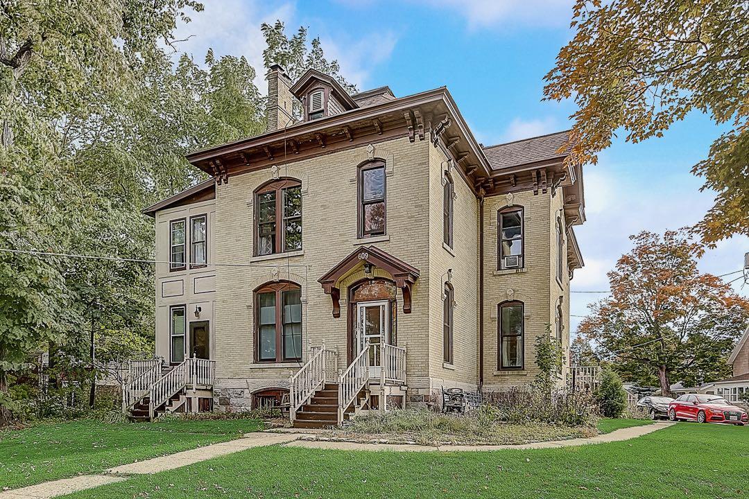 609 E Broadway, Waukesha, WI 53186