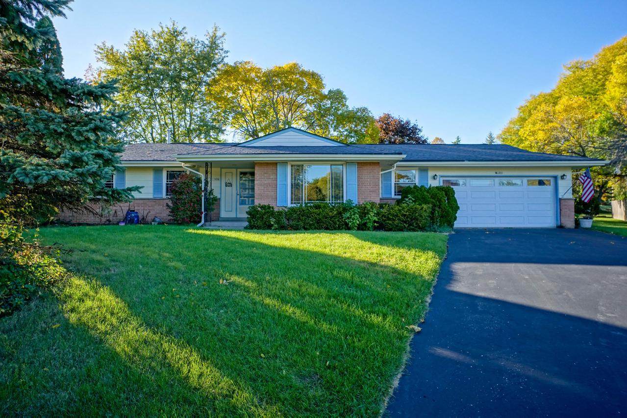 13950 W Forest Knoll, New Berlin, WI 53151