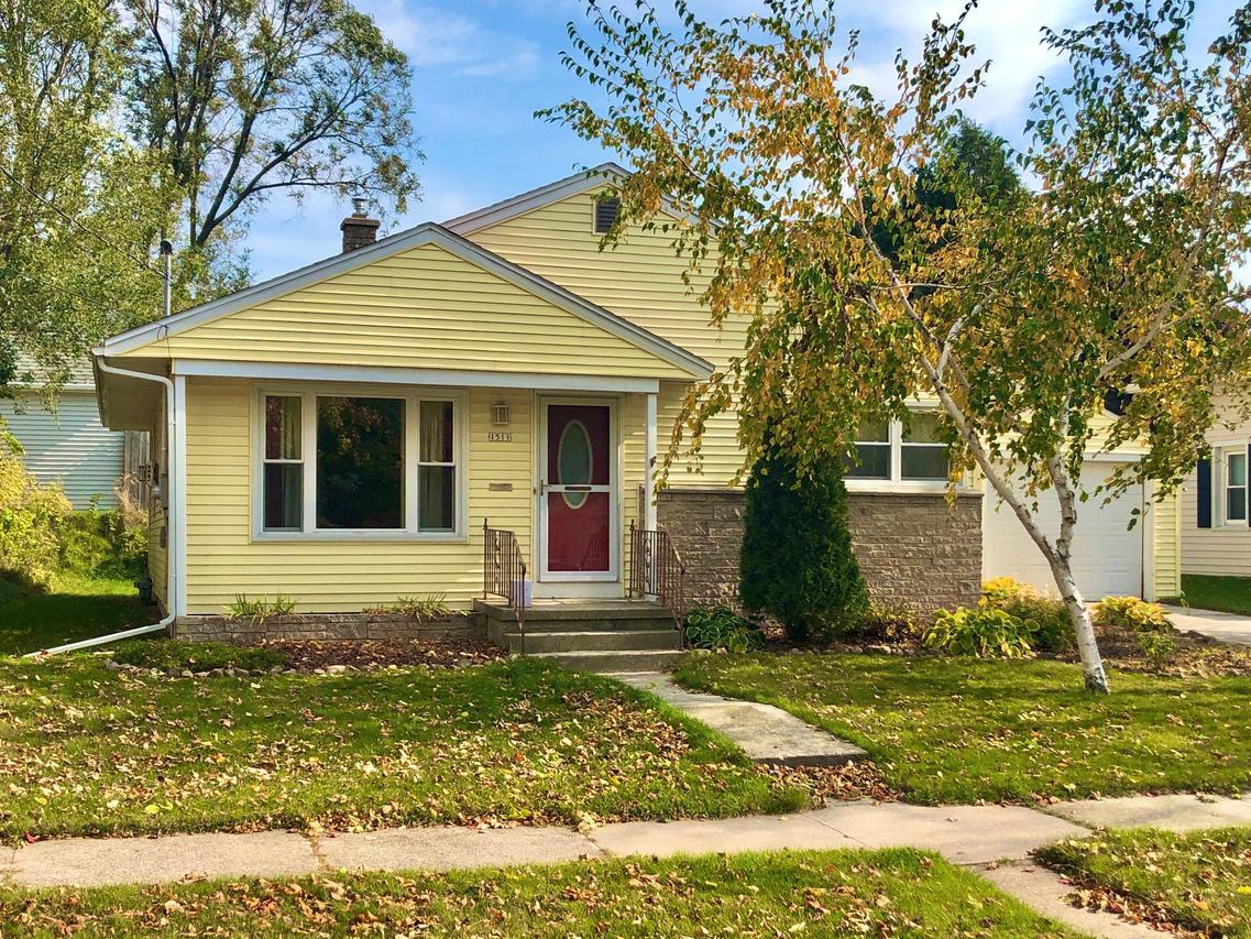 1511 S 12th St., Manitowoc, WI 54220