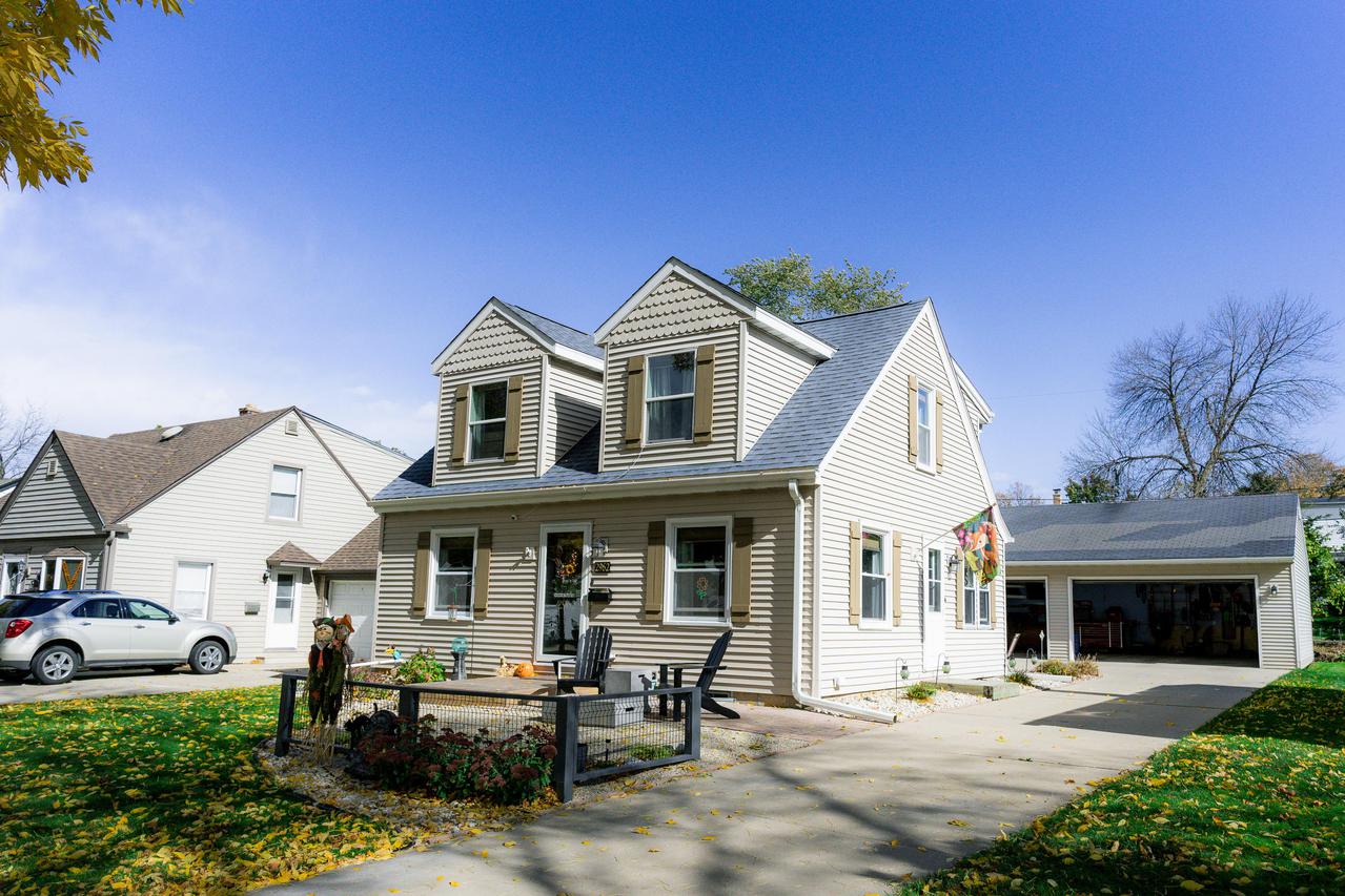 2962 S 53rd St., Milwaukee, WI 53219