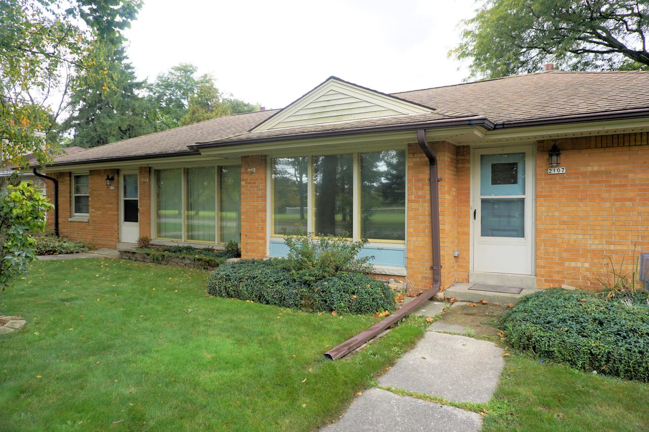 2105 N 122nd St. #2107, Wauwatosa, WI 53226