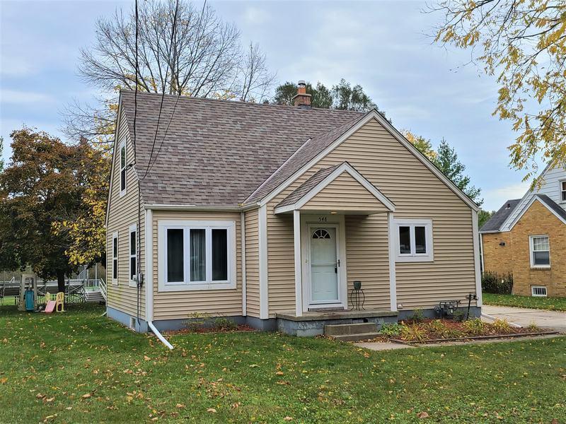 548 S Main St, Saukville, WI 53080