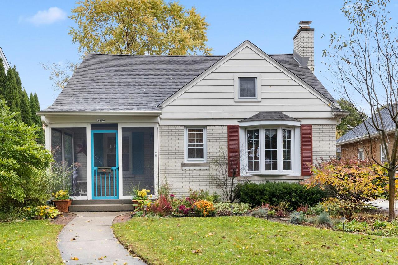 2456 N 82nd St., Wauwatosa, WI 53213