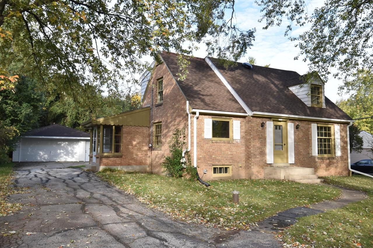 1715 S Berlin Ave., New Berlin, WI 53151