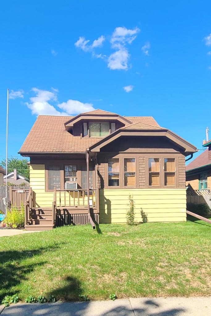 3039 N 54th St, Milwaukee, WI 53210