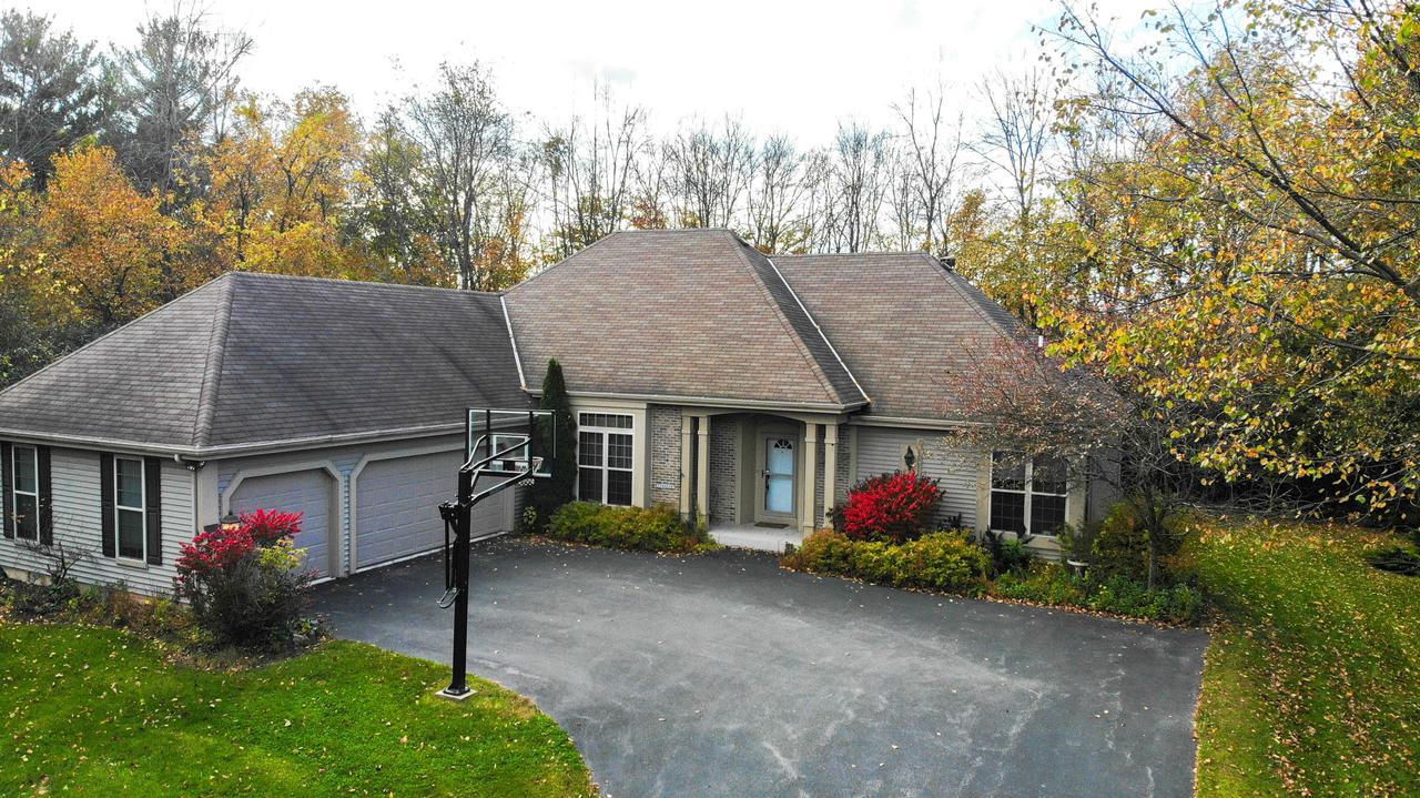 W224N2247 Elmwood Dr., Pewaukee, WI 53186