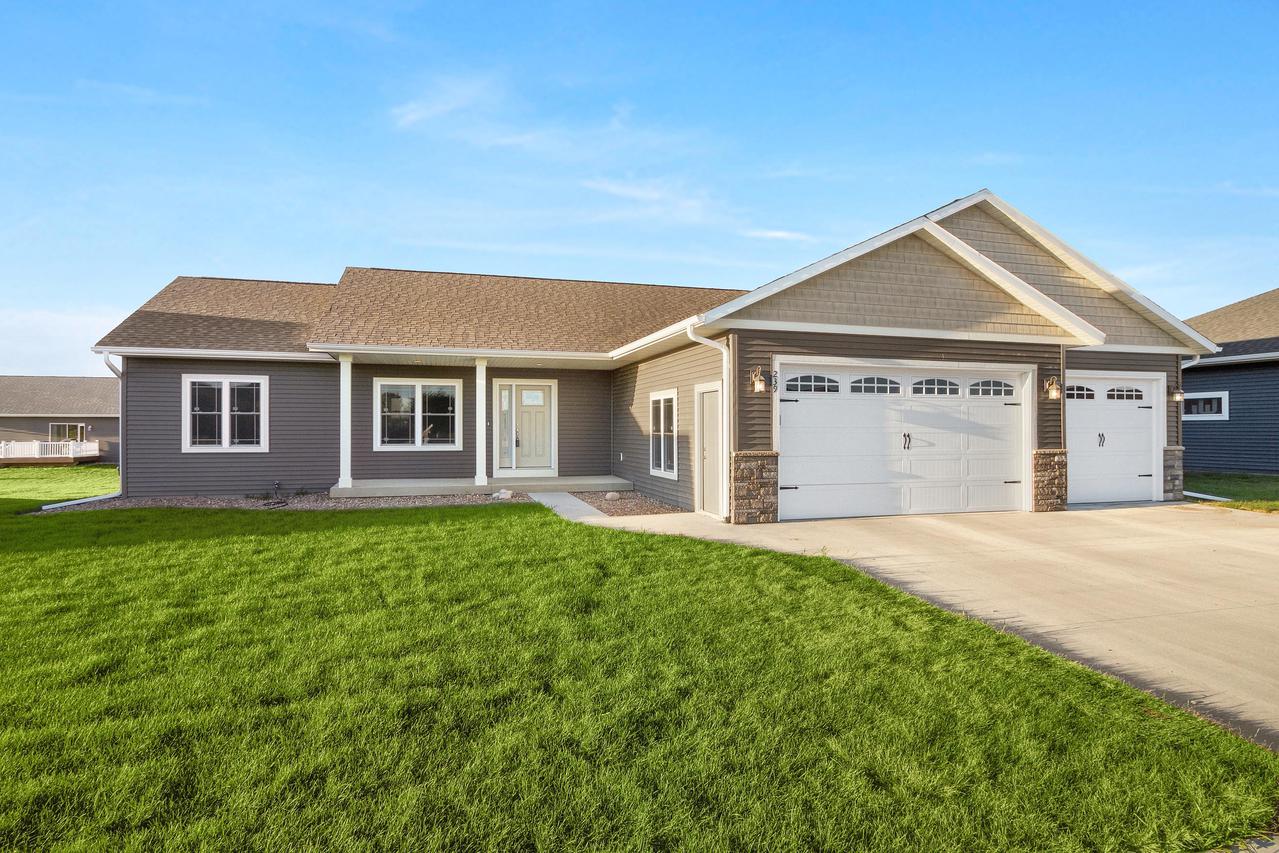 239 Howard Dr., Holmen, WI 54636