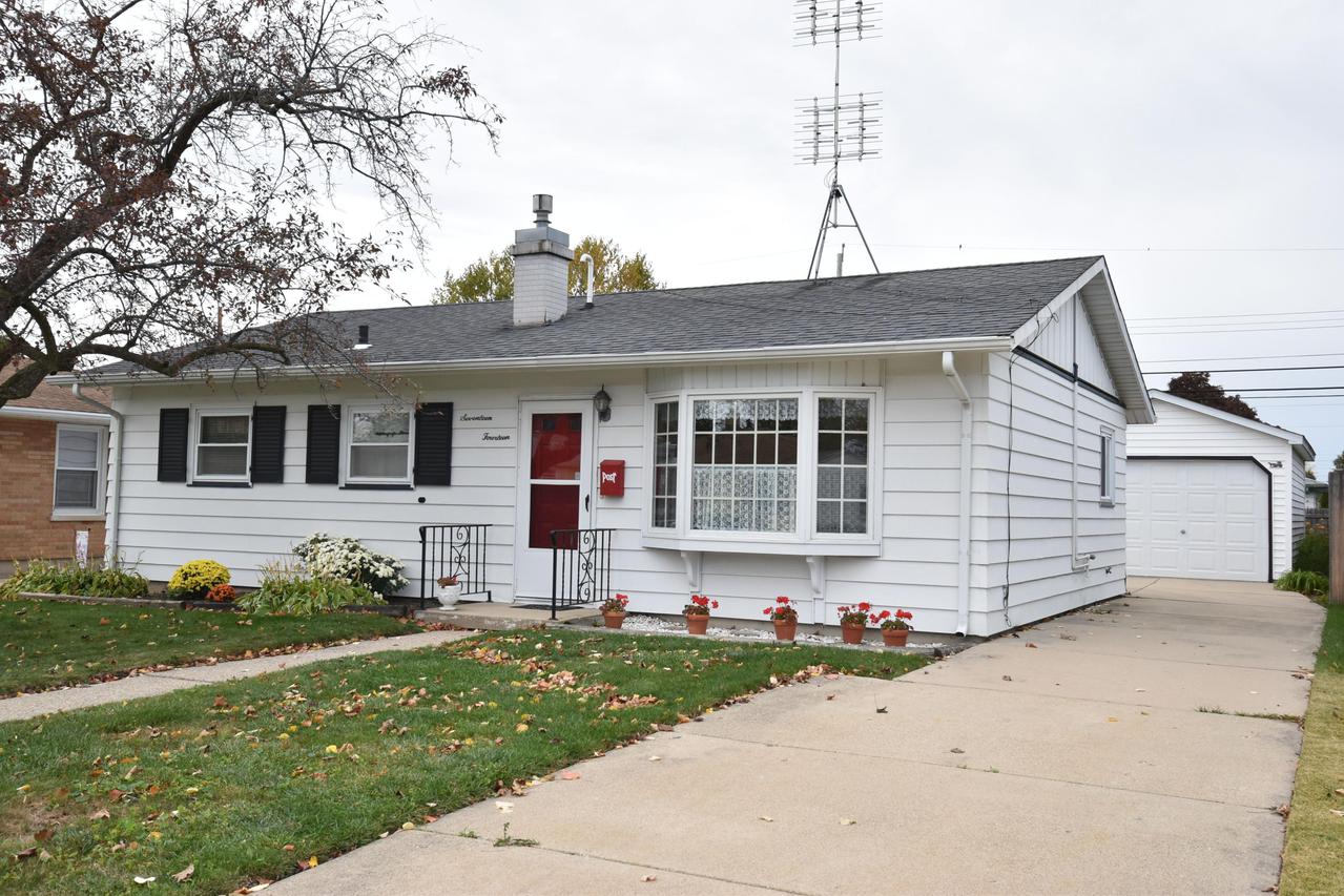 1714 25th St, Kenosha, WI 53140