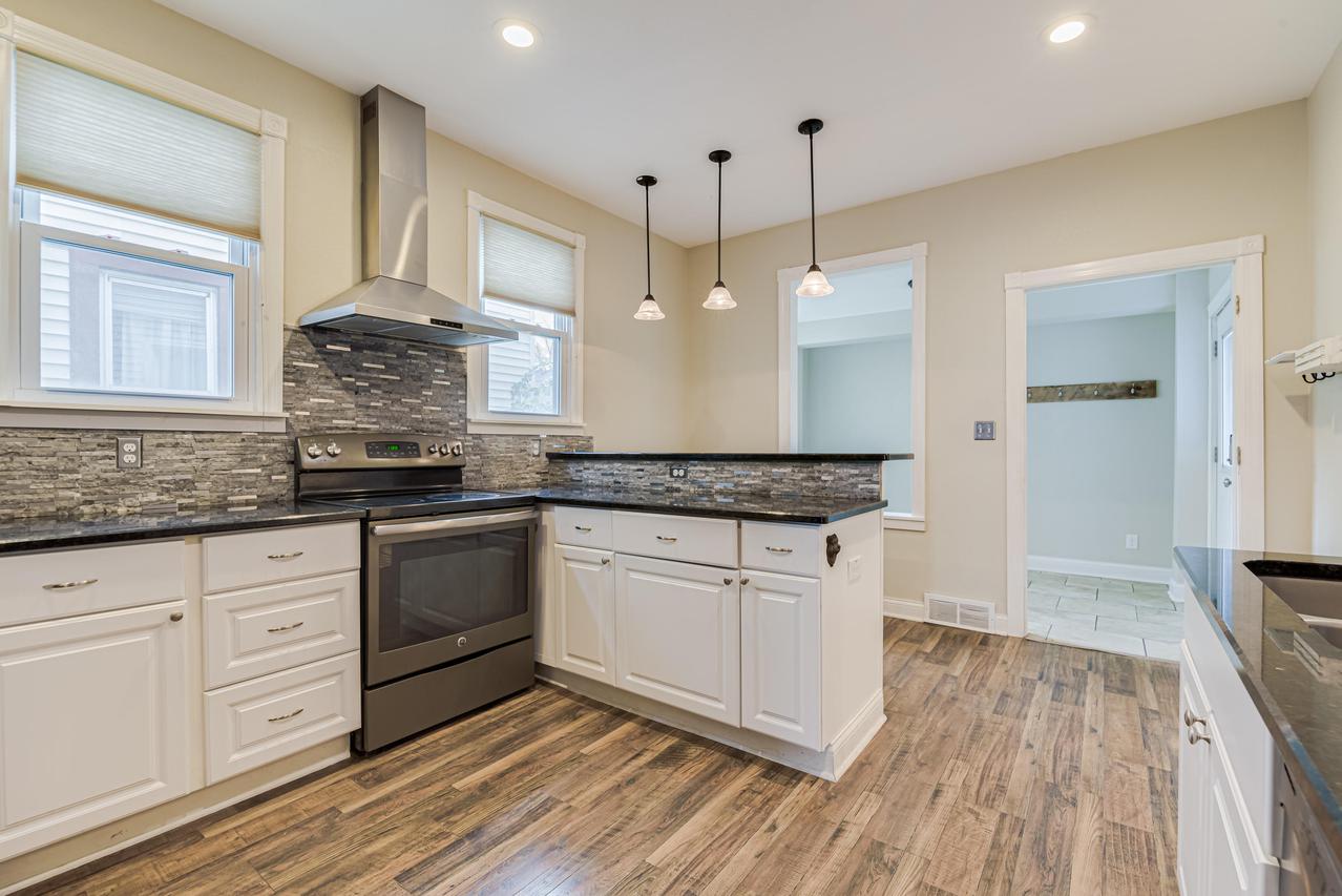 311 E Clarence St, Milwaukee, WI 53207