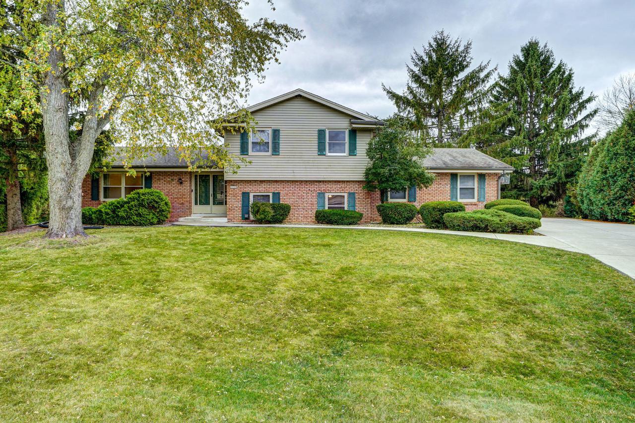 5335 Linden Cir., Caledonia, WI 53406