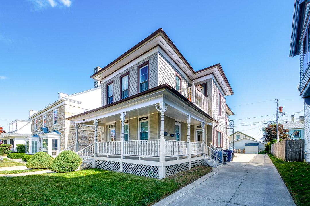 921 Main St., Racine, WI 53403