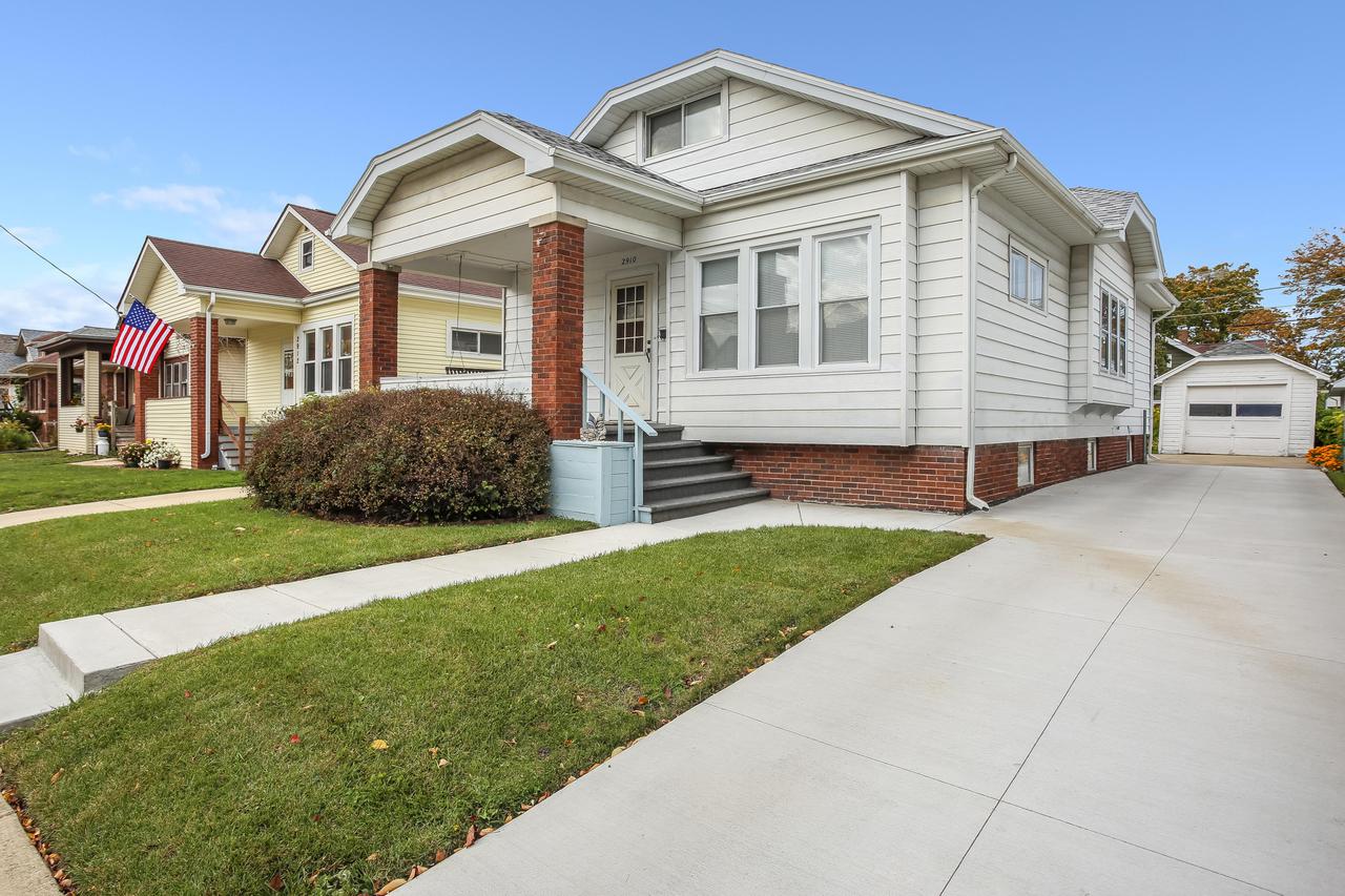 2910 Olive St., Racine, WI 53403