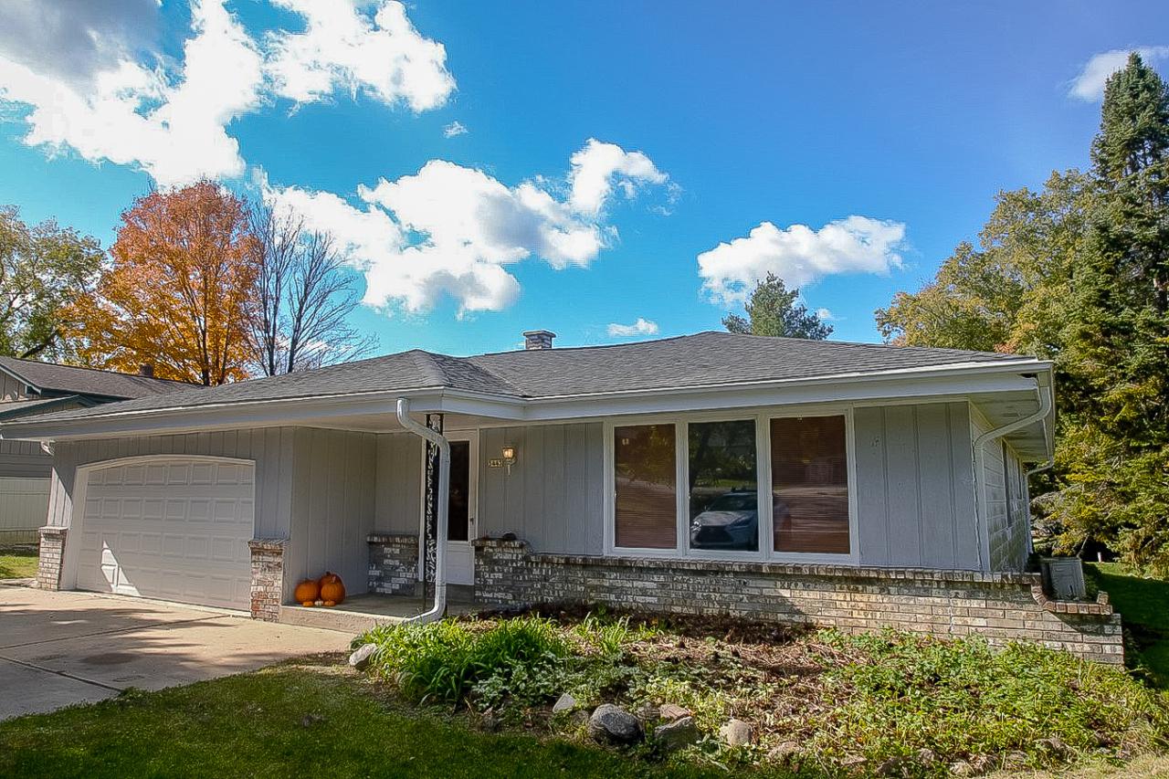5443 S 199th St, New Berlin, WI 53146