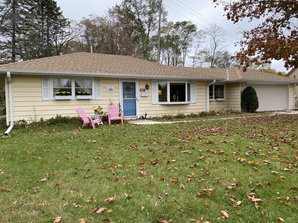 418 Cedar St #St, Mukwonago, WI 53149
