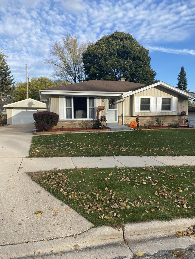 1365 N 12th Ave, West Bend, WI 53090