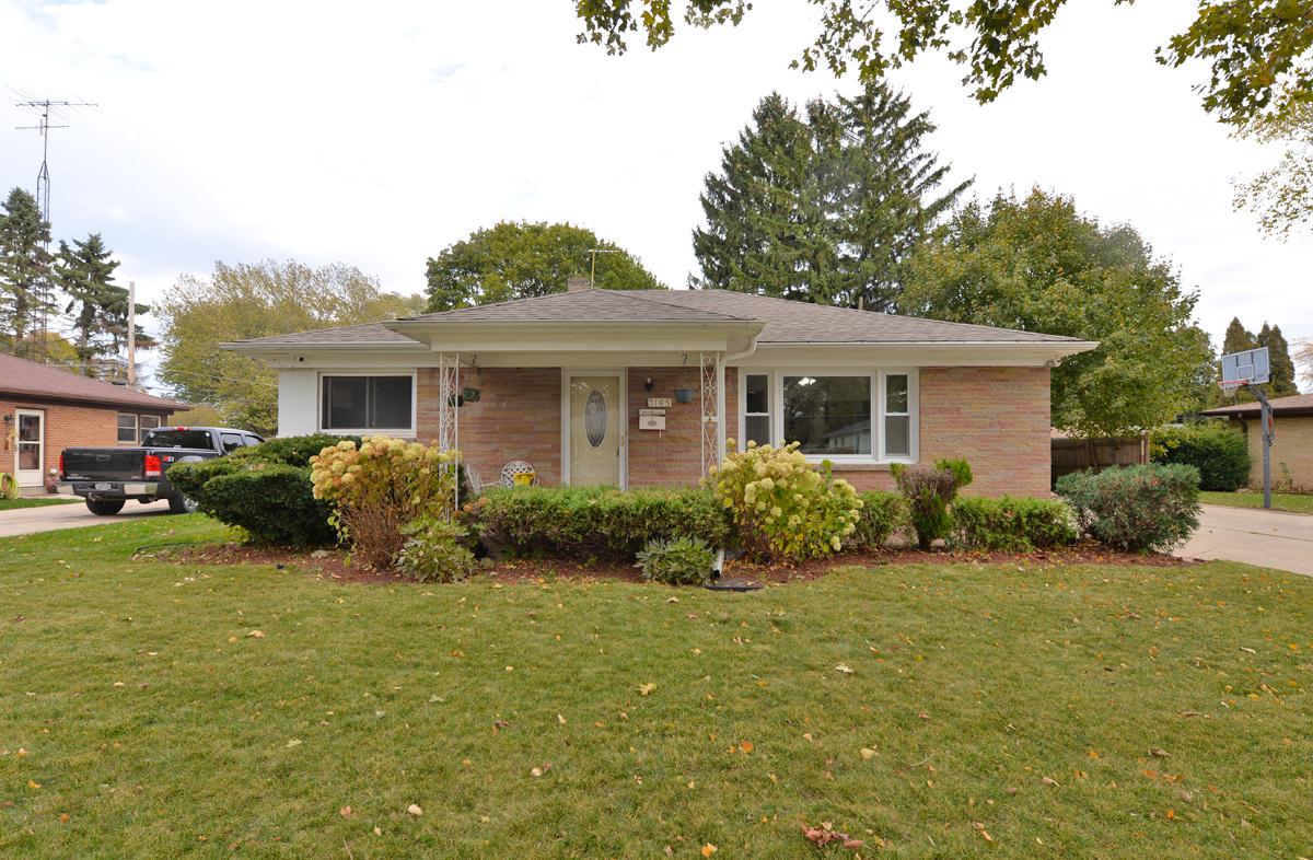 3165 Spruce St., Racine, WI 53403