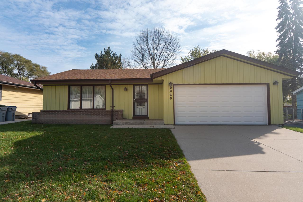 9060 N 86th St, Milwaukee, WI 53224