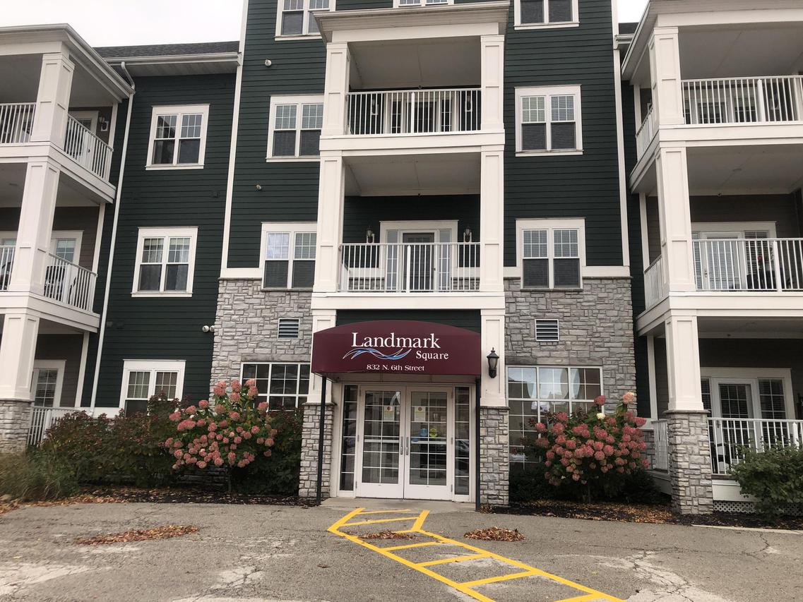 832 N 6th St #211, Sheboygan, WI 53081