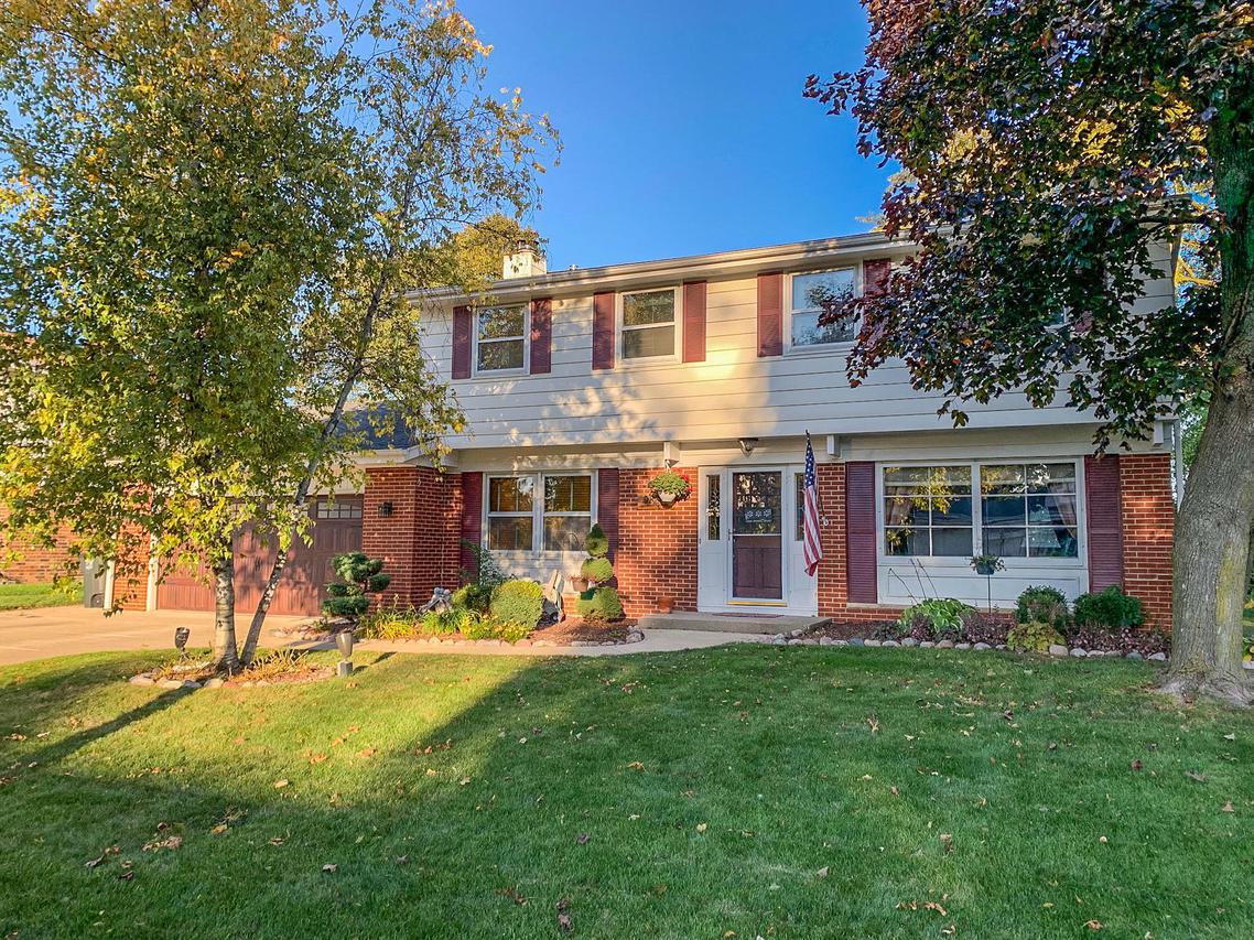 2880 N 117th St., Wauwatosa, WI 53222