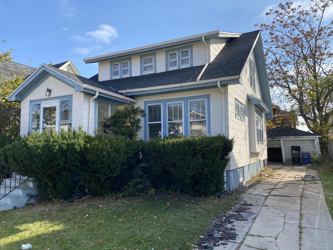 1831 Holmes Ave., Racine, WI 53403