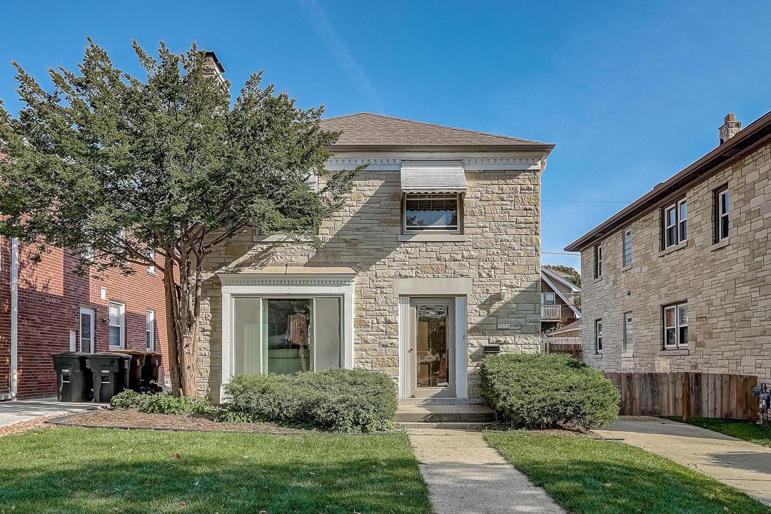 2656 N 63rd St, Wauwatosa, WI 53213