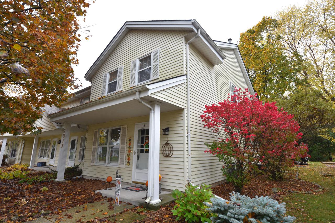 2017 Woodburn Rd. #D, Waukesha, WI 53188