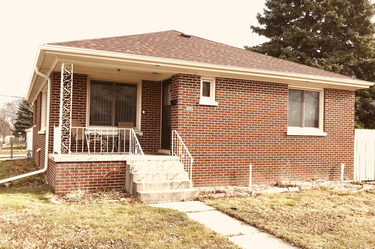 2301 Monroe Ave, Racine, WI 53405