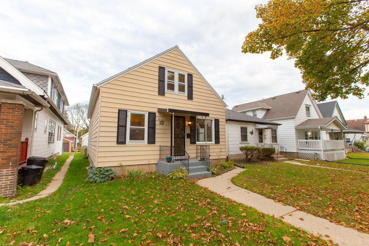 5446 N 39th St., Milwaukee, WI 53202