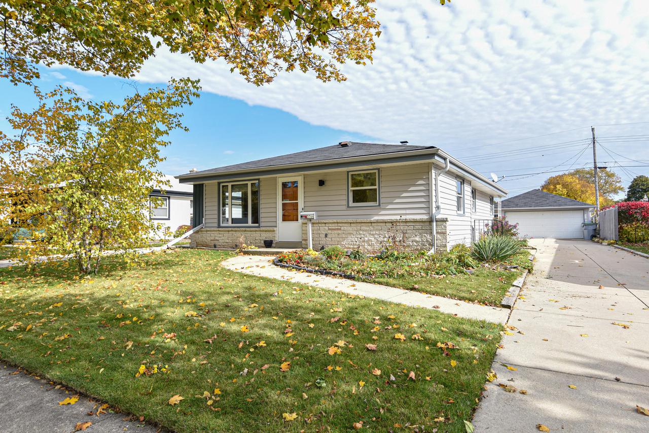 3764 S 95th St., Milwaukee, WI 53228