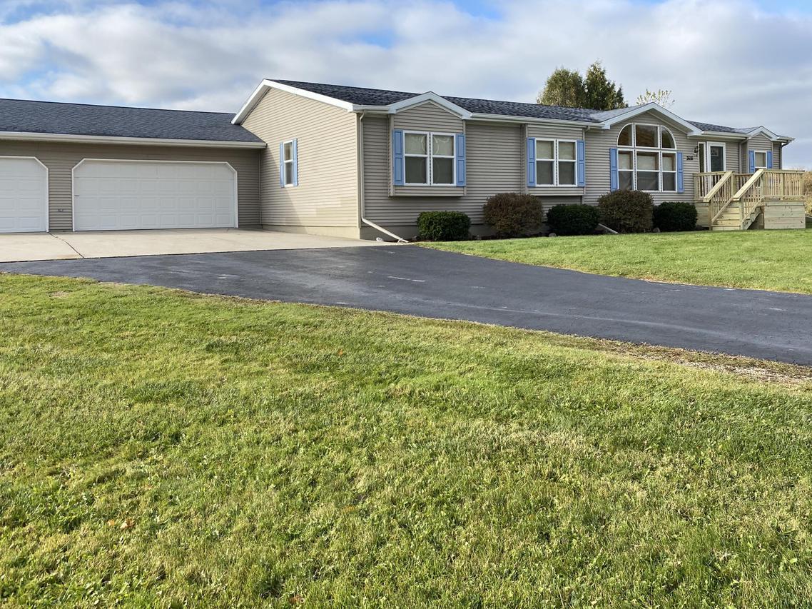 3616 Silver Creek Rd., Newton, WI 54220