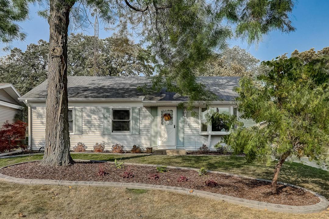 5624 Windward Dr, Racine, WI 53406
