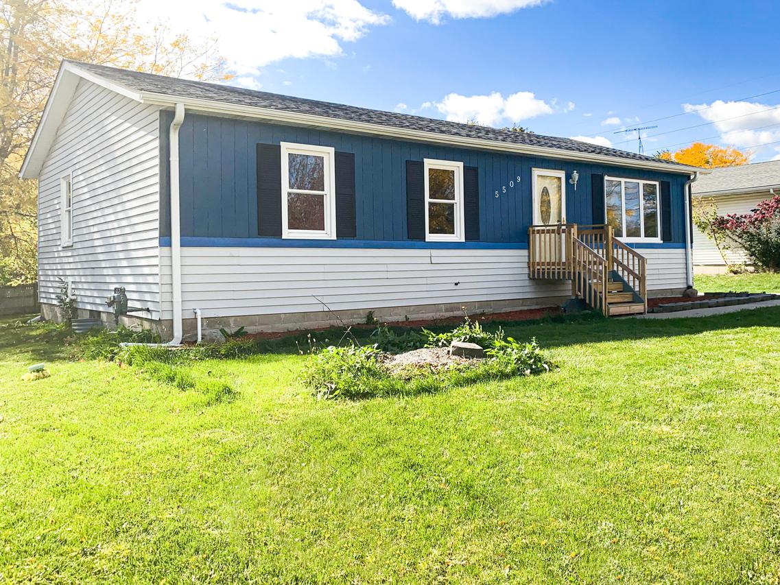 5509 61st St, Kenosha, WI 53142