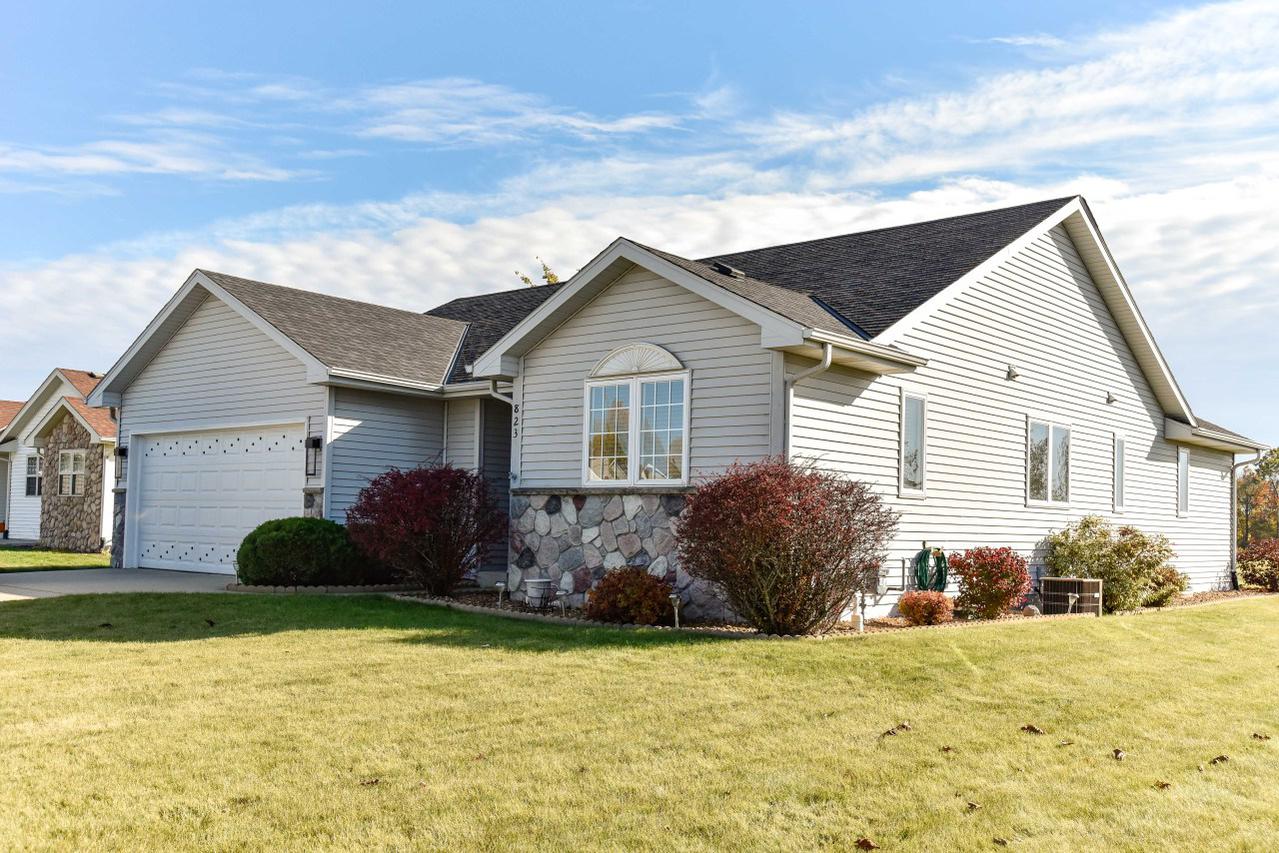 823 Northdale Dr., Caledonia, WI 53402