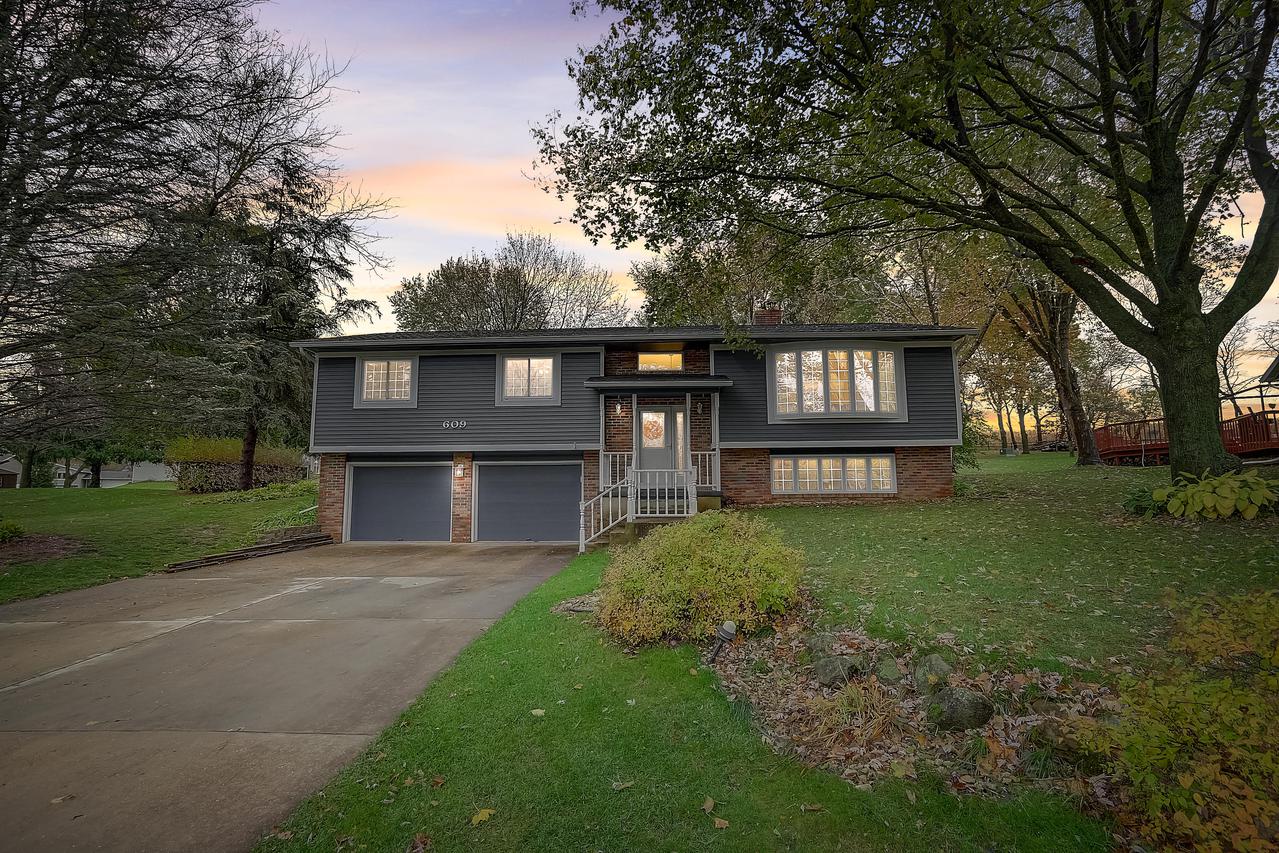 609 Hanks Hollow Tr, DeForest, WI 53532