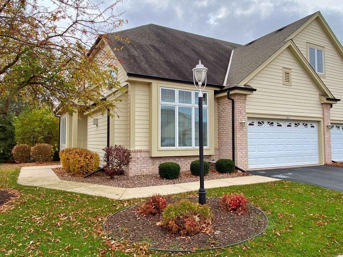 501 Heather Glen, Waukesha, WI 53188