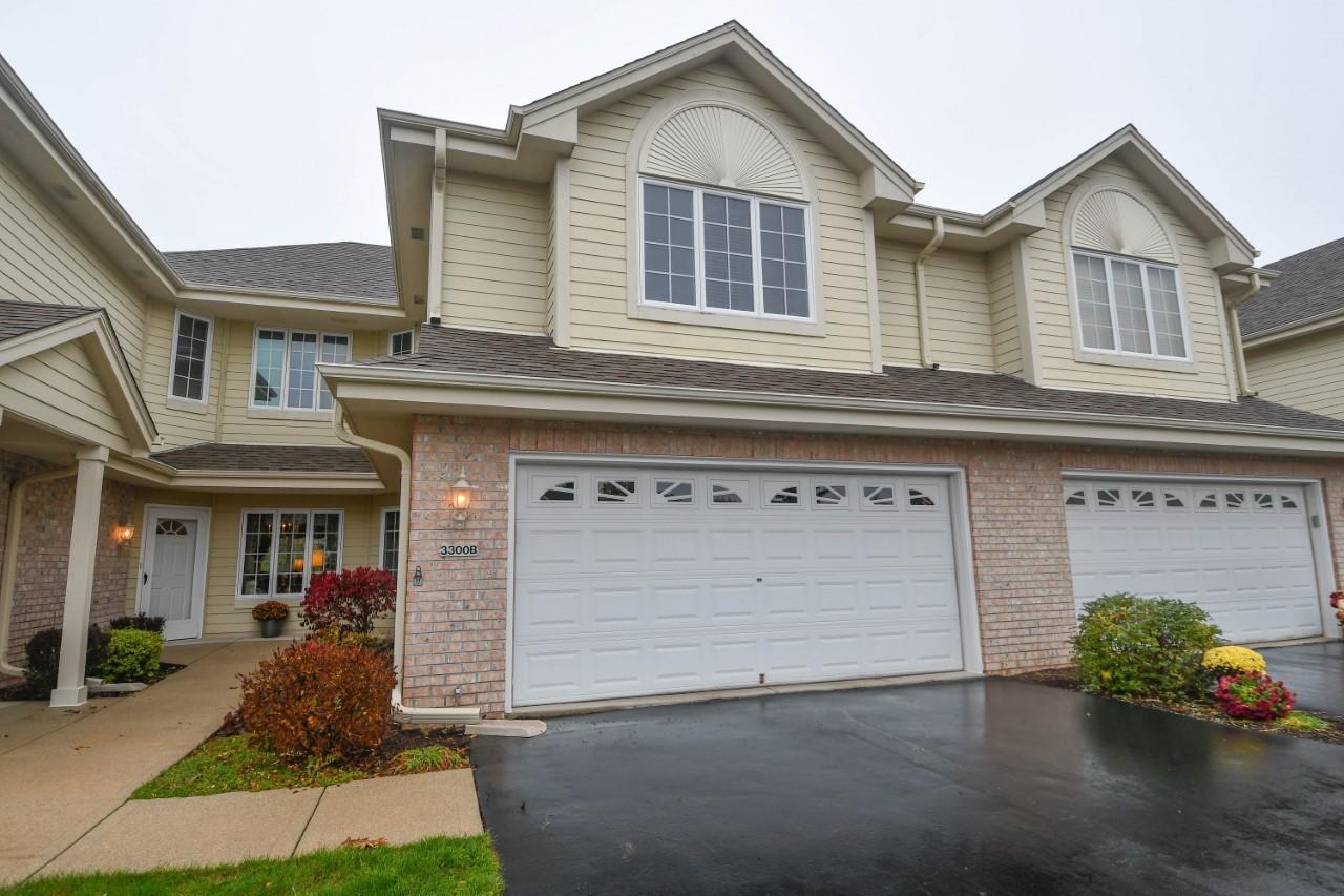 3300 Cedar Hollow Ct. #B, Waukesha, WI 53188