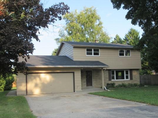 4603 N Saint Clair St, Caledonia, WI 53402