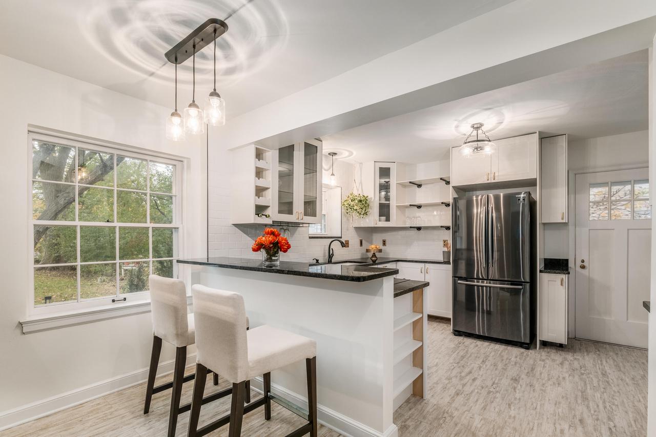 1225 N 86th #St, Wauwatosa, WI 53226