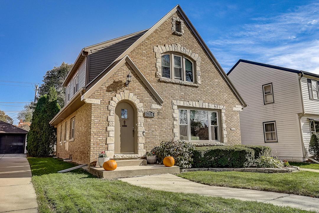2520 N 64th St., Wauwatosa, WI 53213