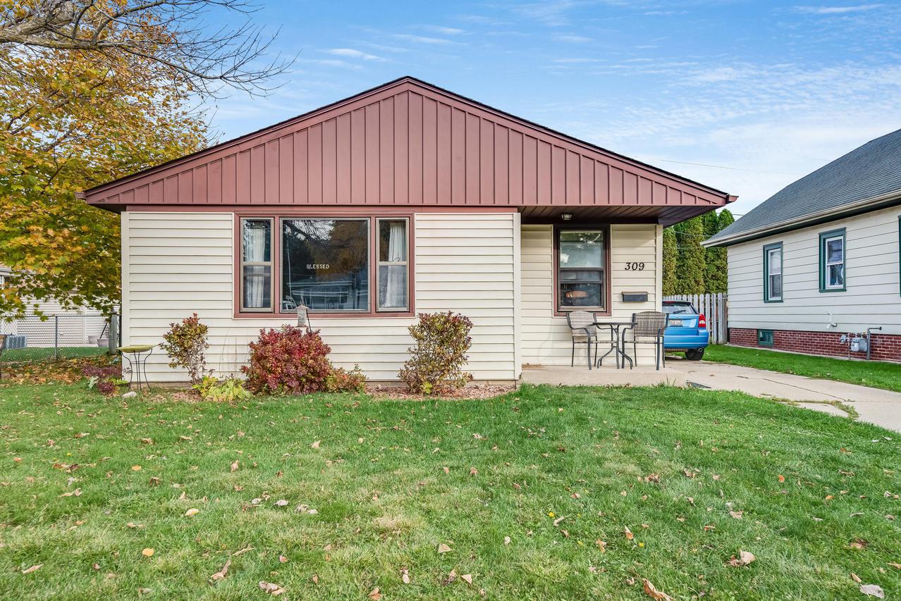 309 Freres Ave, Racine, WI 53405