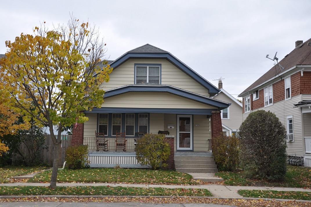 1703 S 81st St., West Allis, WI 53214