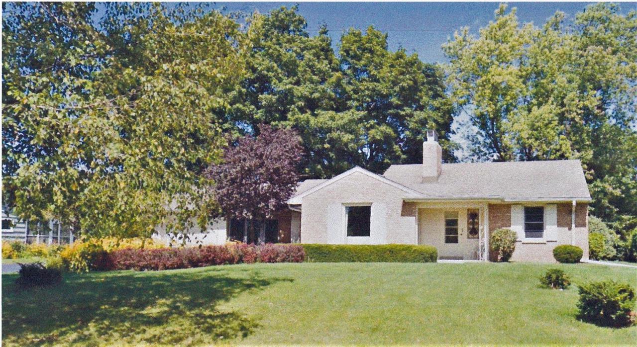 W23W22994 Hinsdale Rd., Waukesha, WI 53186