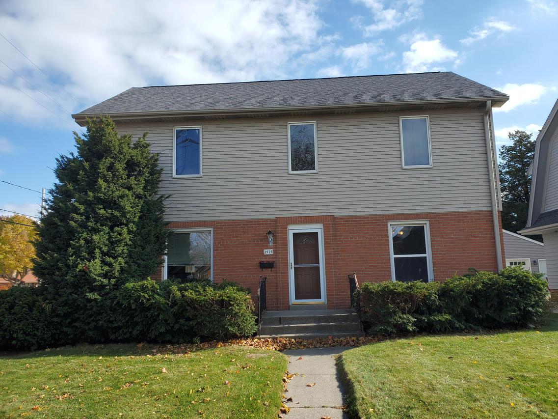 2925 N Main St, Racine, WI 53402