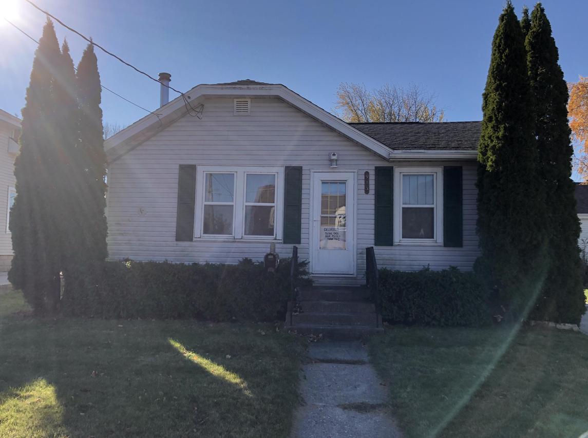 913 Jackson St., Manitowoc, WI 54220