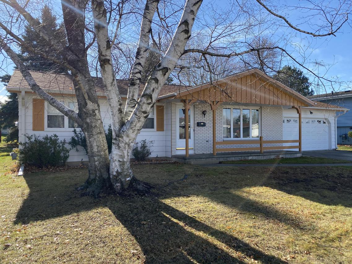 3615 Easy St., Manitowoc, WI 54220