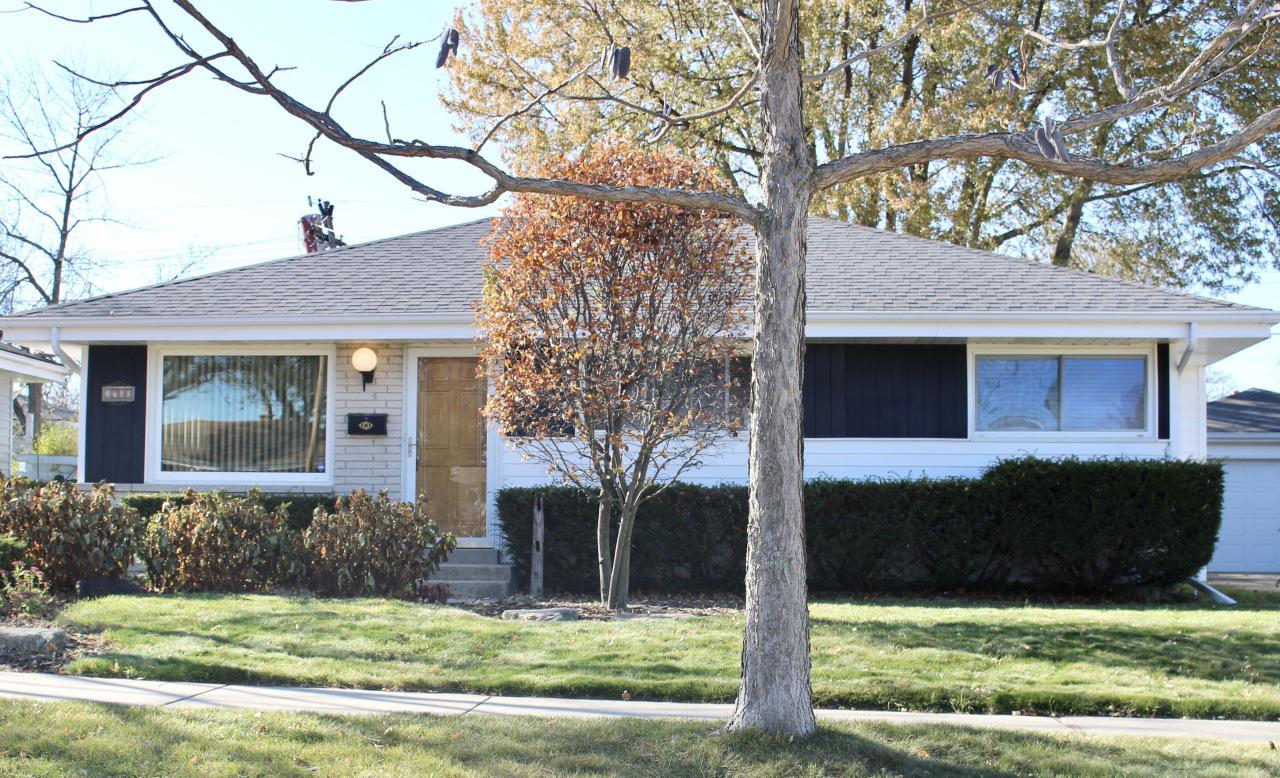 2700 Donna Ave., Racine, WI 53404