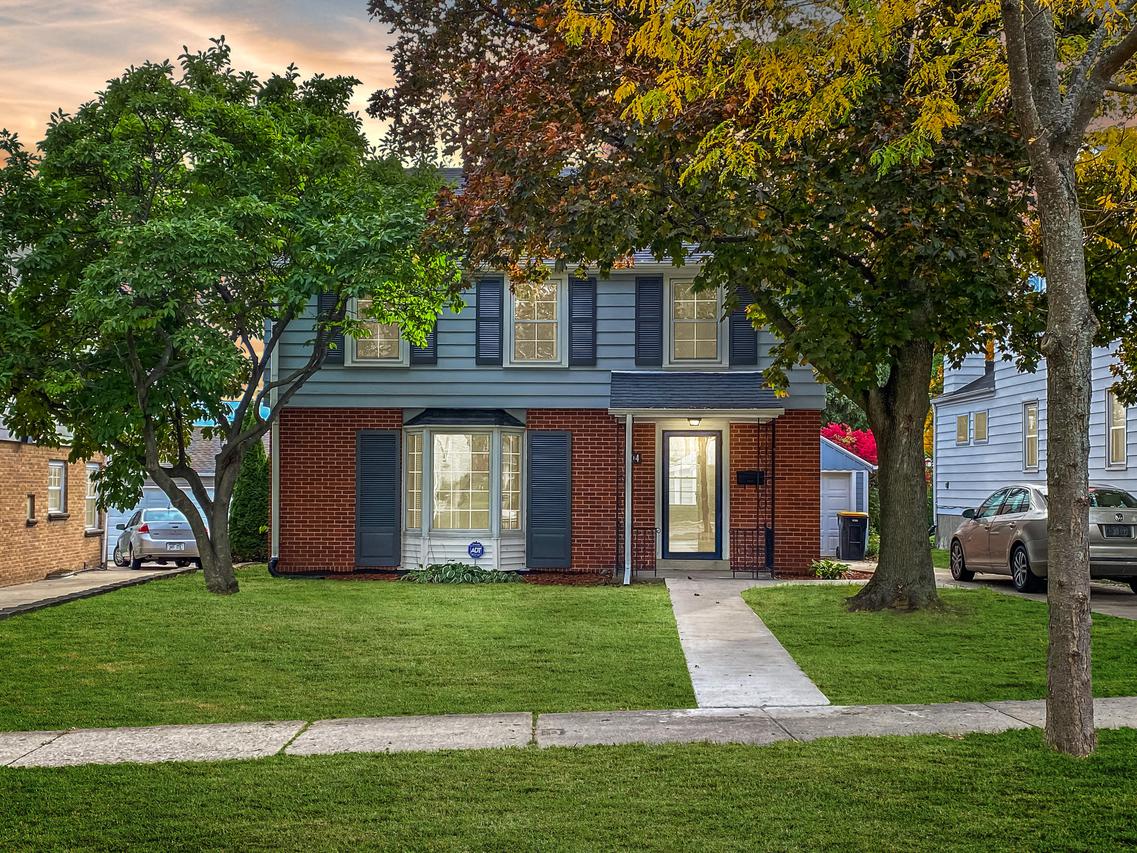 604 N Pleasant  View St., Wauwatosa, WI 53226